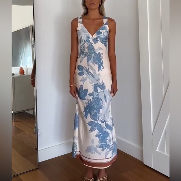 Petal & Pup Dresses & Skirts - Petal & Pup Lizza Satin Maxi Dress Size S